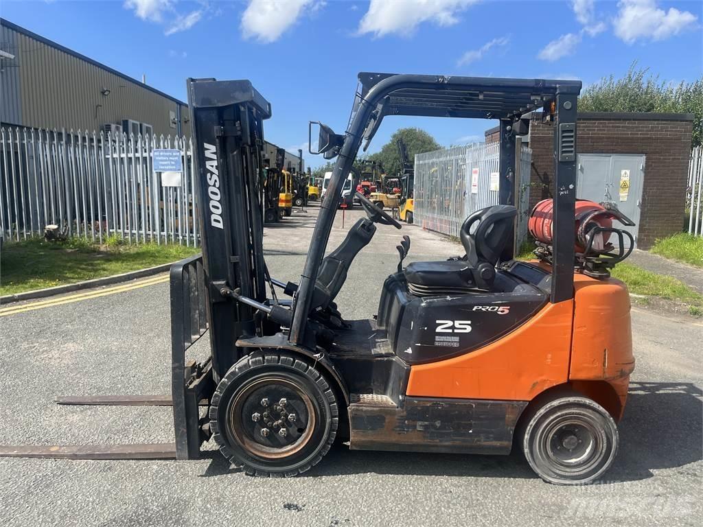 Doosan G25P-5 液化石油氣LPG卡車