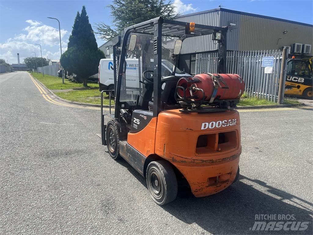 Doosan G25P-5 液化石油氣LPG卡車