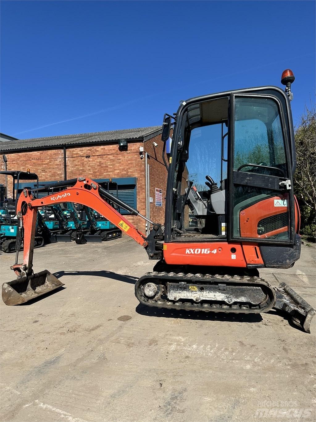 Kubota KX 016-4 小型挖土機/掘鑿機<7t(小型挖掘機)