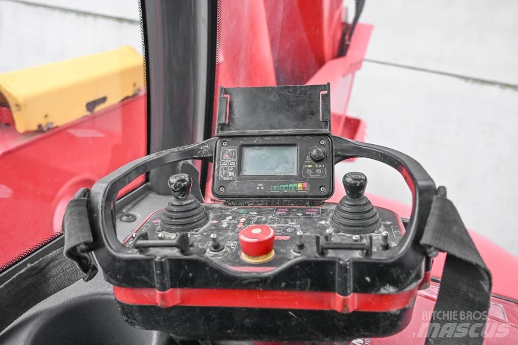 Manitou MRT 3255 伸縮臂操作車