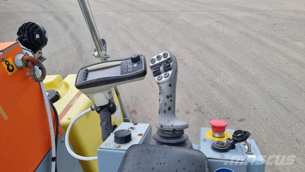  UNICUT 600 FLOOR SAW 岩石和混凝土鋸