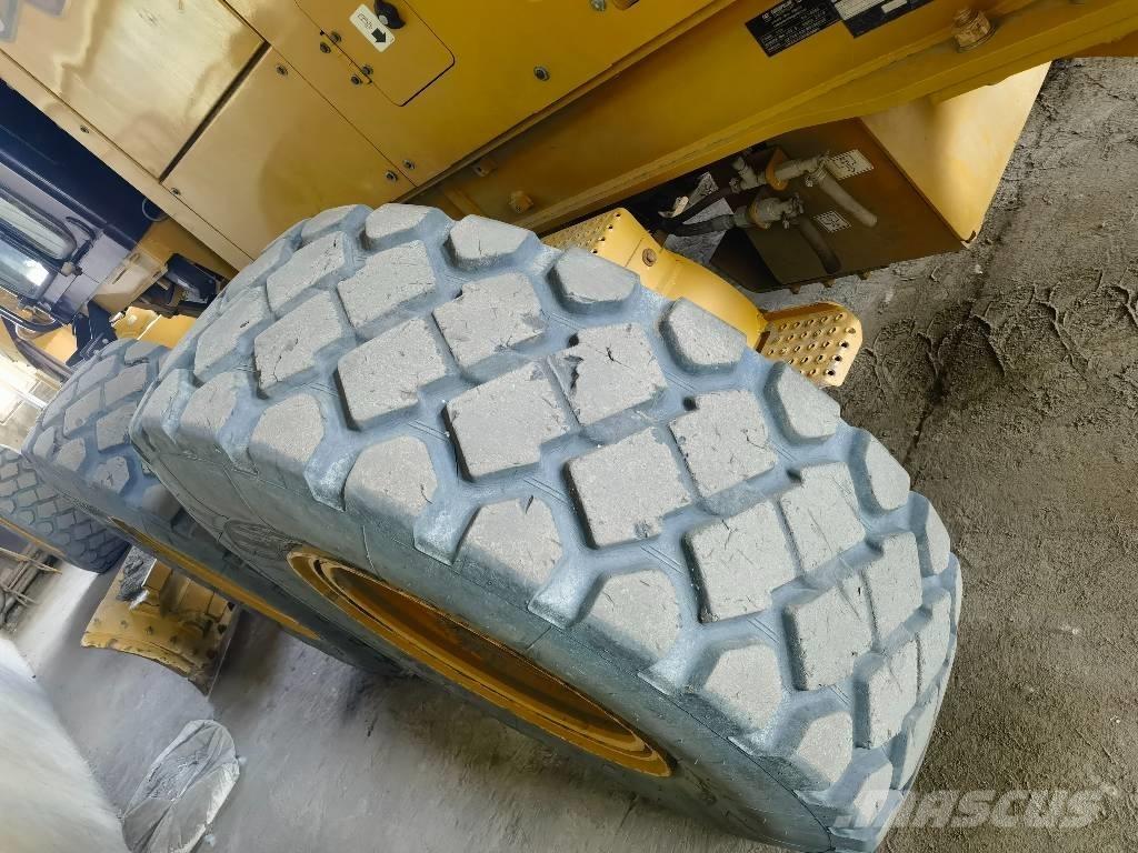 CAT 140 GC 平土機