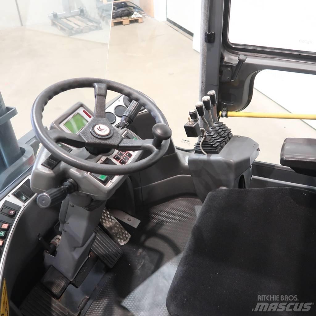 Kalmar DCE80-6 柴油卡車