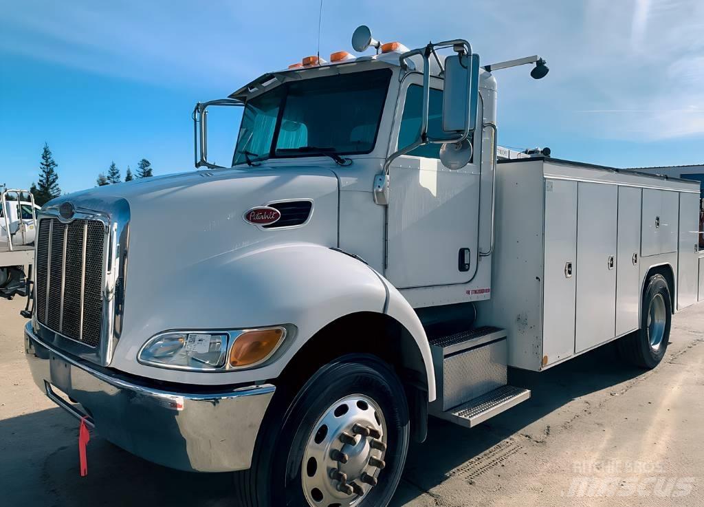 Peterbilt 335 傾卸式卡車