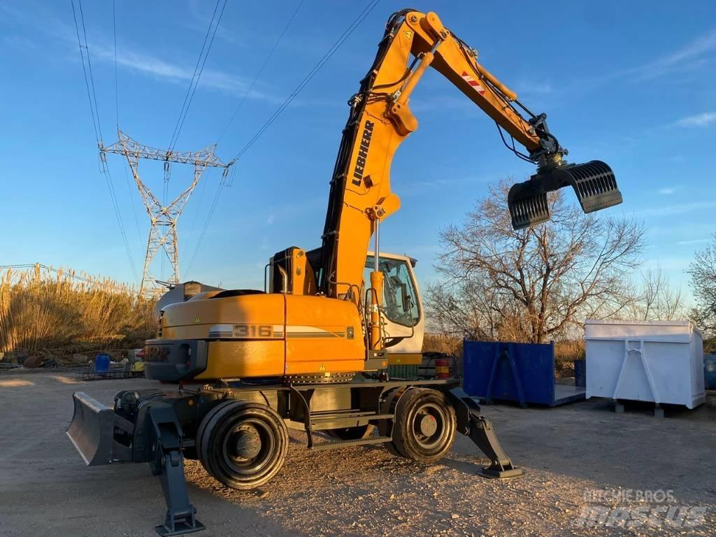 Liebherr A 316 廢棄物/工業用操作車