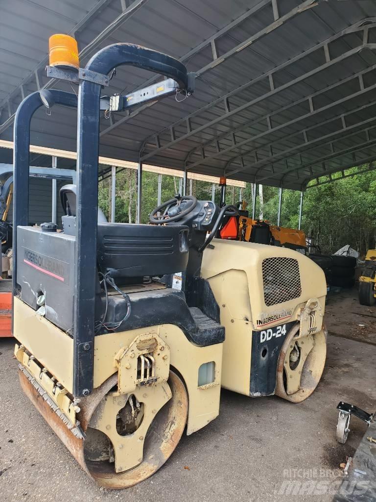 Ingersoll Rand DD 24 雙輪滾壓機