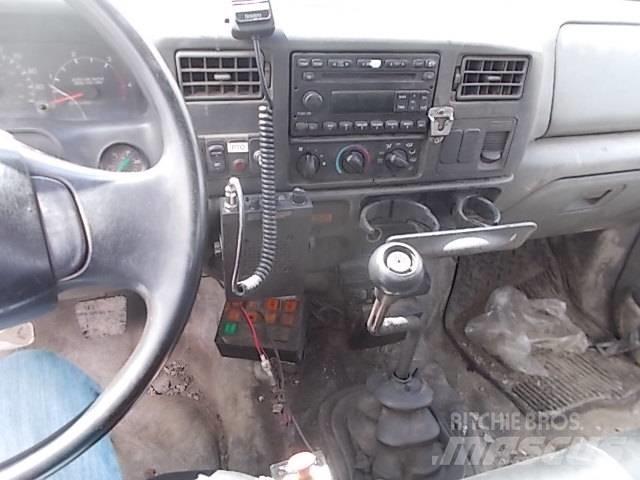 Ford 750 XLT 其他貨車