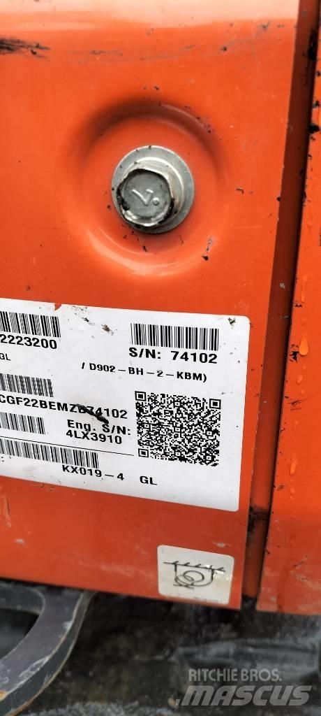 Kubota KX 019-4 小型挖土機/掘鑿機<7t(小型挖掘機)