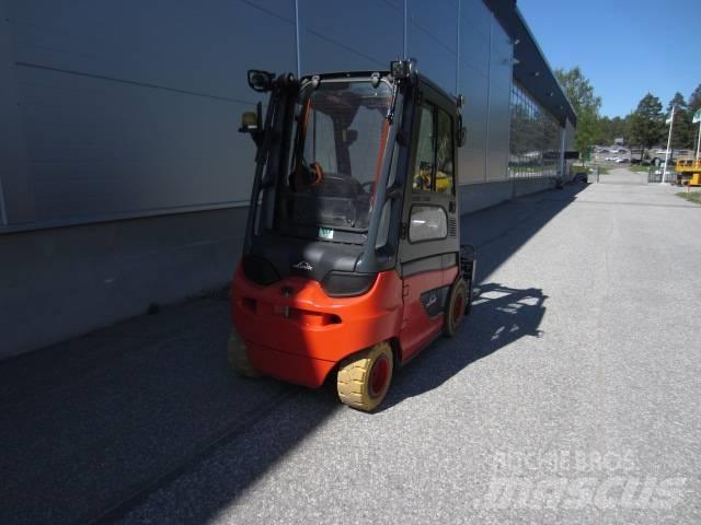 Linde E 30 電動堆高機