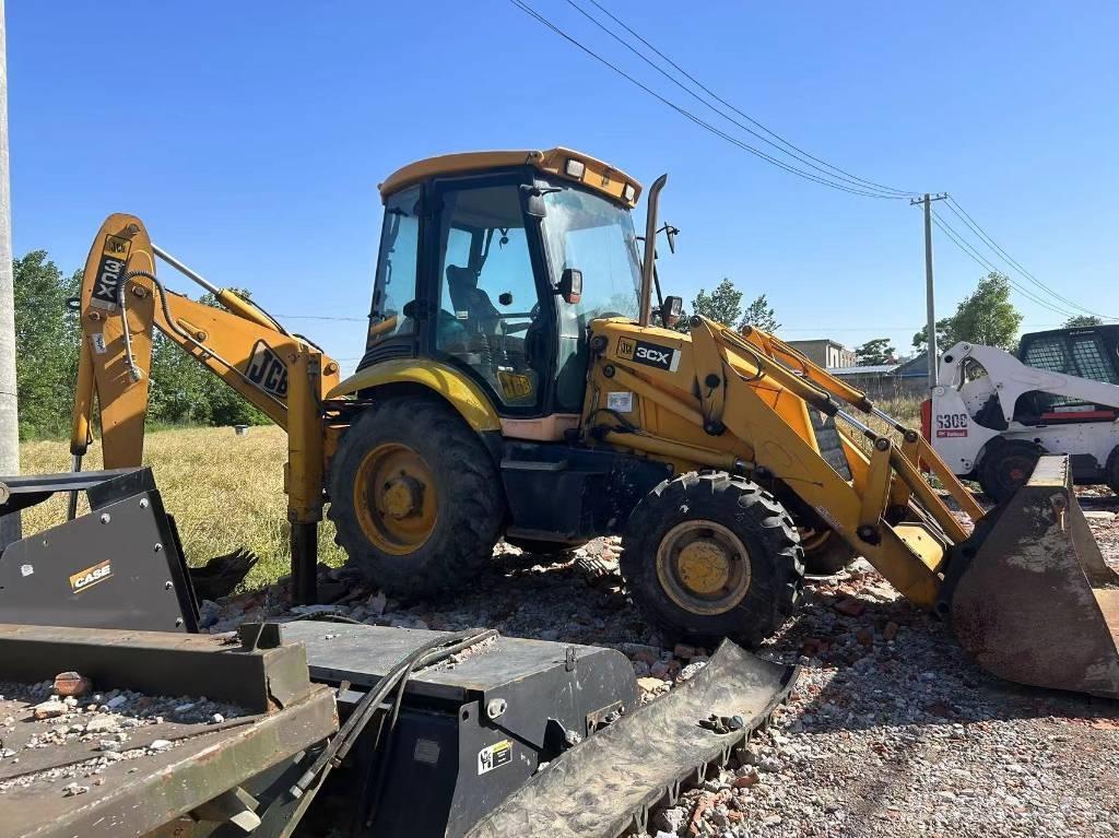 JCB 3CX 反鏟裝載機