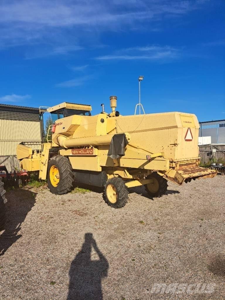New Holland 8030 H 聯合收穫機