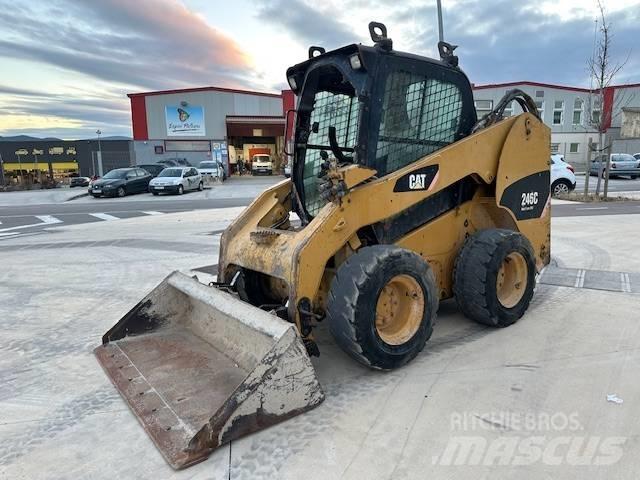 CAT 246 C 滑移轉向裝載機