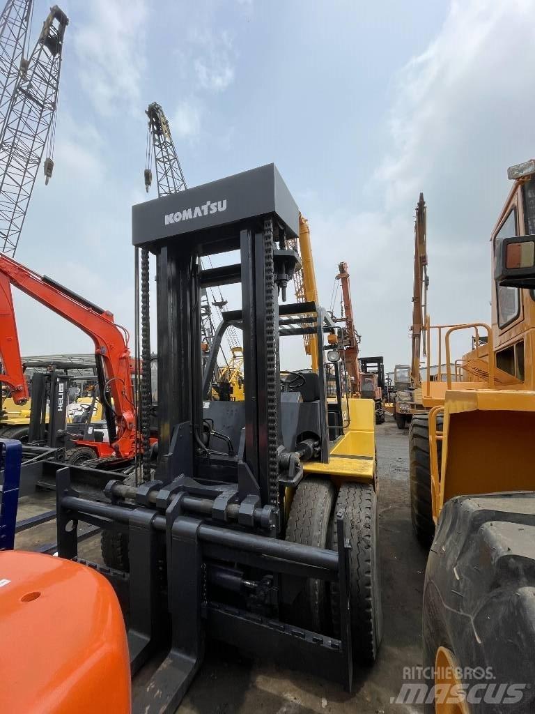 Komatsu 15 ton 柴油卡車