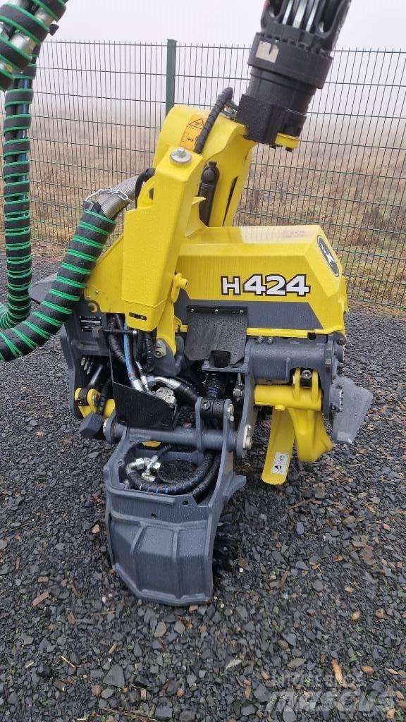 John Deere H424 除枝機