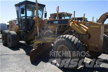 CAT 140K 平土機