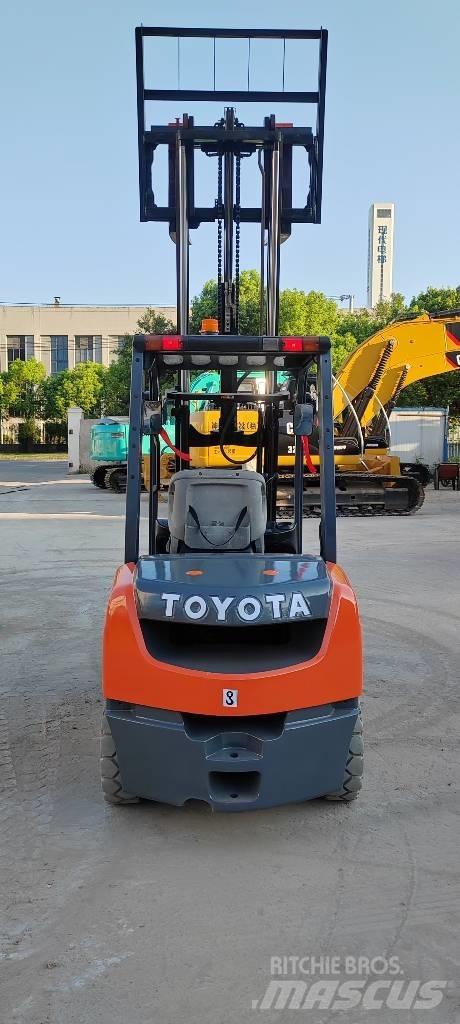 Toyota FD30 柴油卡車