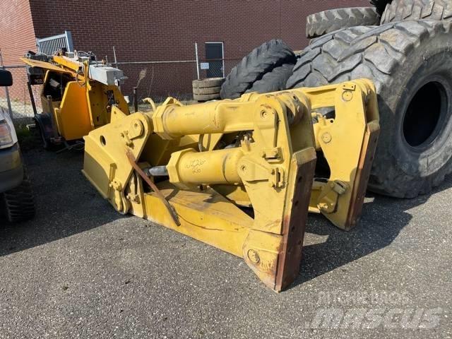CAT D 8 R Ripper 其他組件