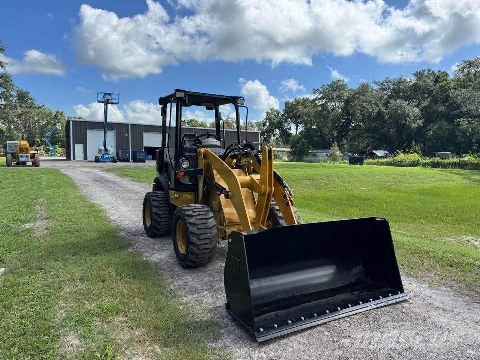 CAT 903 C2 輪胎式裝載機
