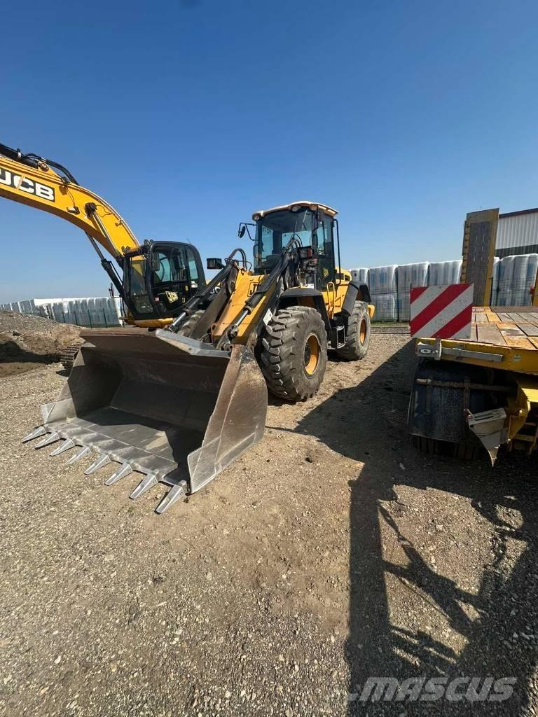 JCB 436 HT 輪胎式裝載機