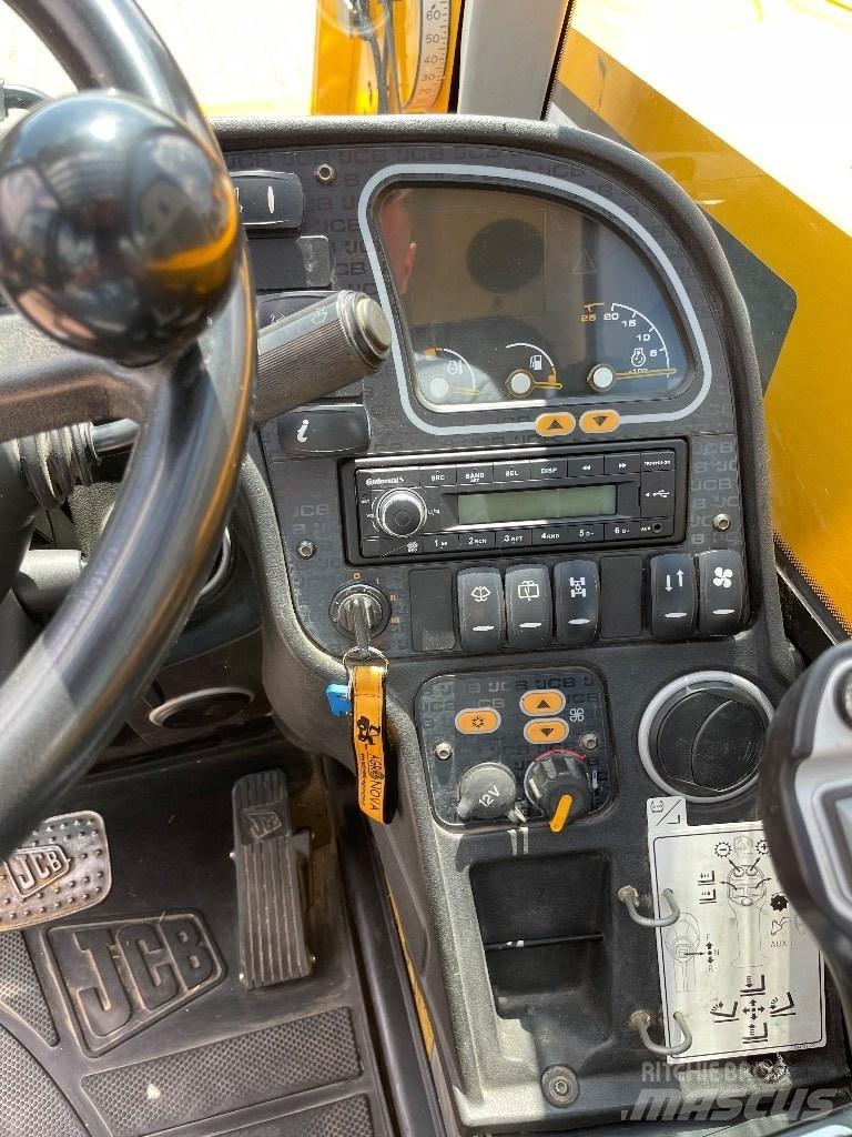 JCB 541-70 Agri Plus 農業用伸縮臂裝載機