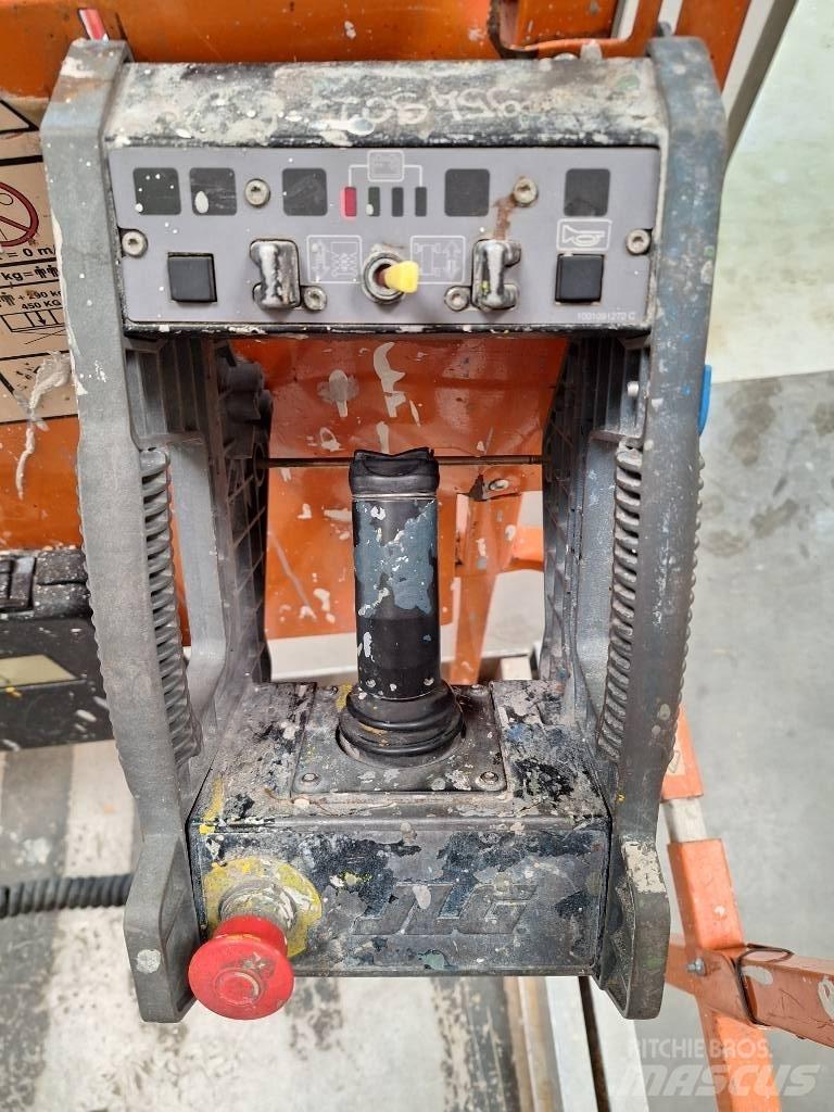 JLG 2646 ES 剪式升降機