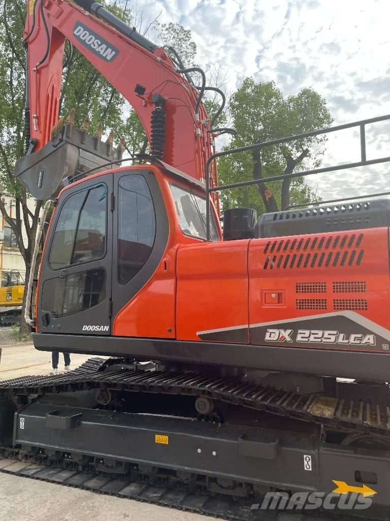 Doosan DX 225 中型挖土機/掘鑿機/挖掘機 7t-12t