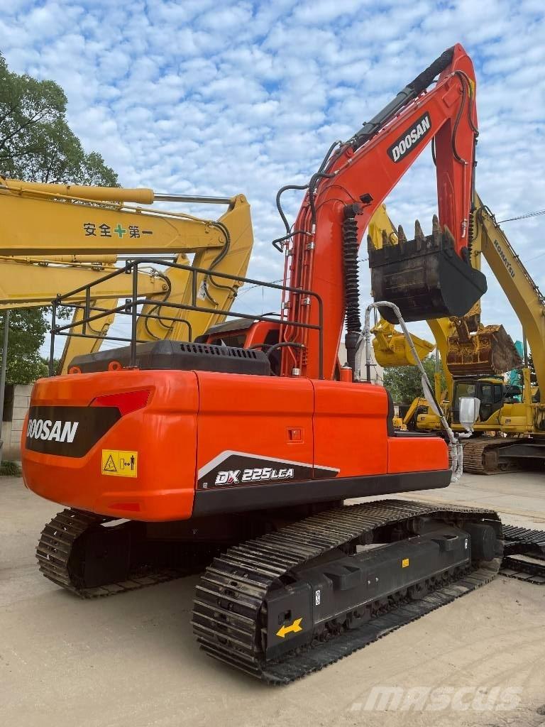 Doosan DX 225 中型挖土機/掘鑿機/挖掘機 7t-12t