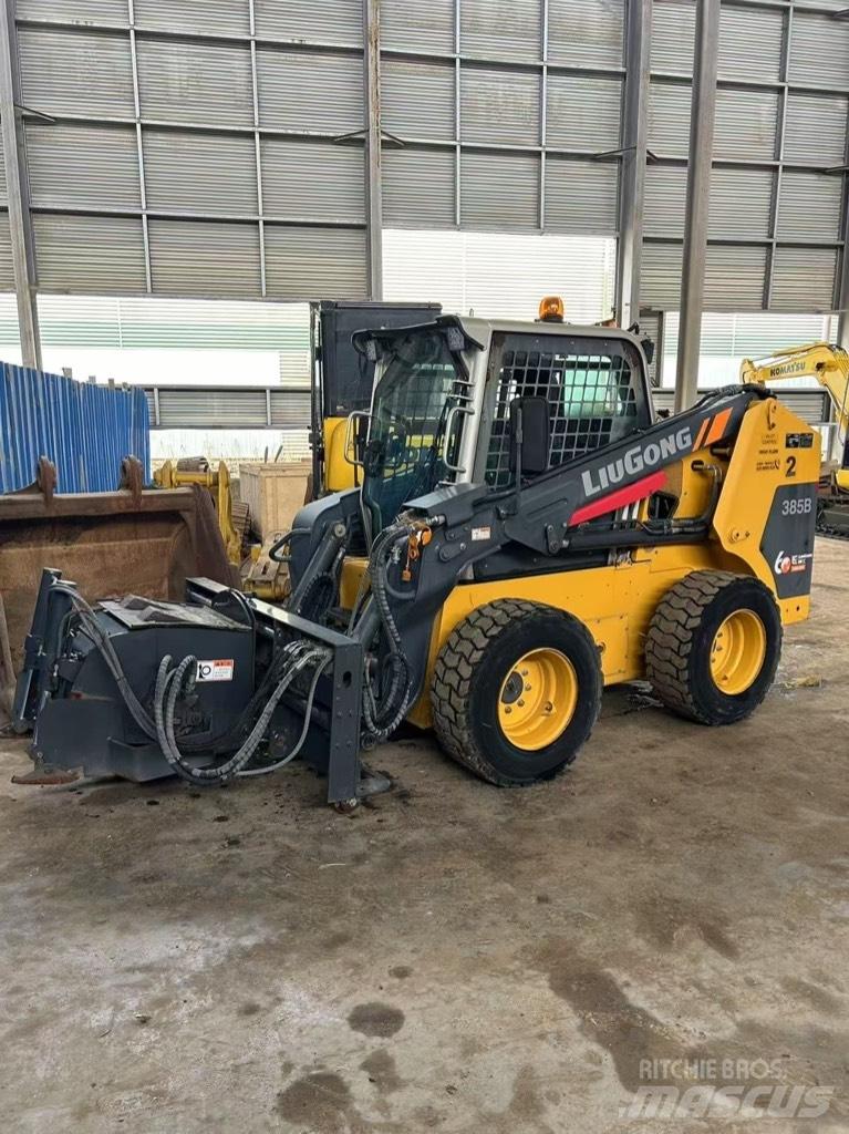 LiuGong 385 B 滑移轉向裝載機