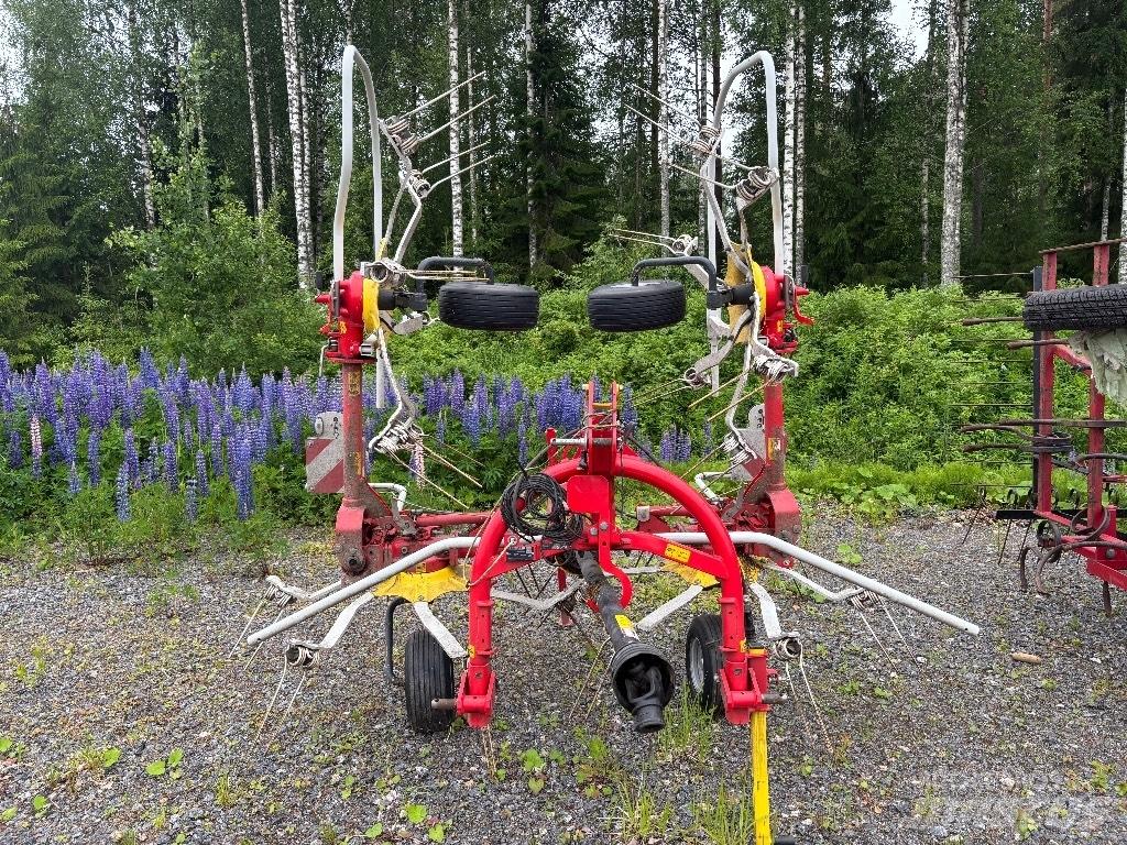 Pöttinger Hit 4.54 耙與翻草機