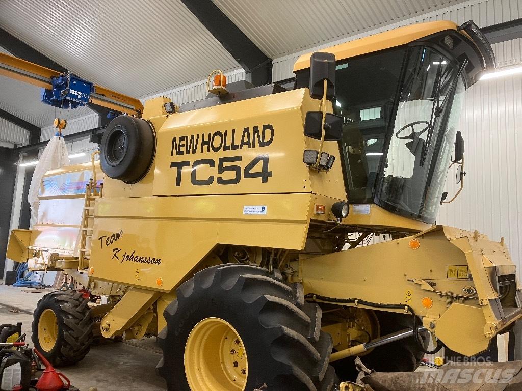 New Holland TC 54 聯合收穫機