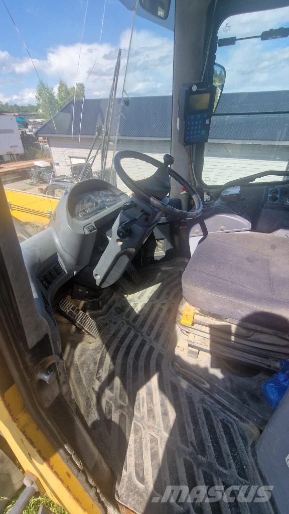 Komatsu WA 380 輪胎式裝載機