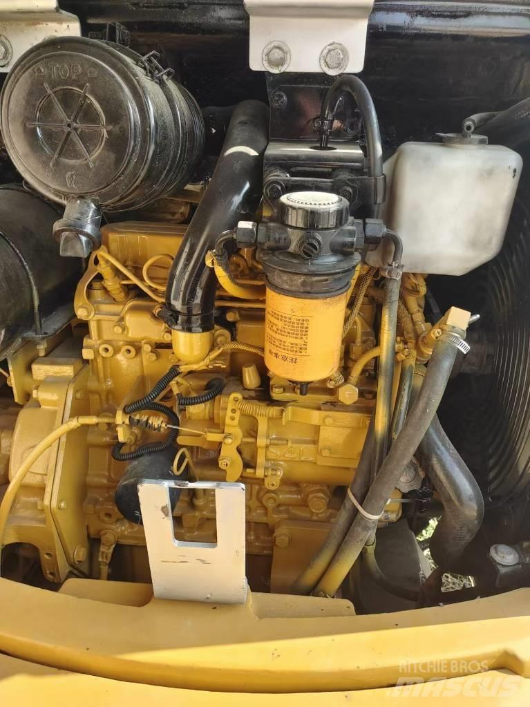CAT 305 CR 小型挖土機/掘鑿機<7t(小型挖掘機)
