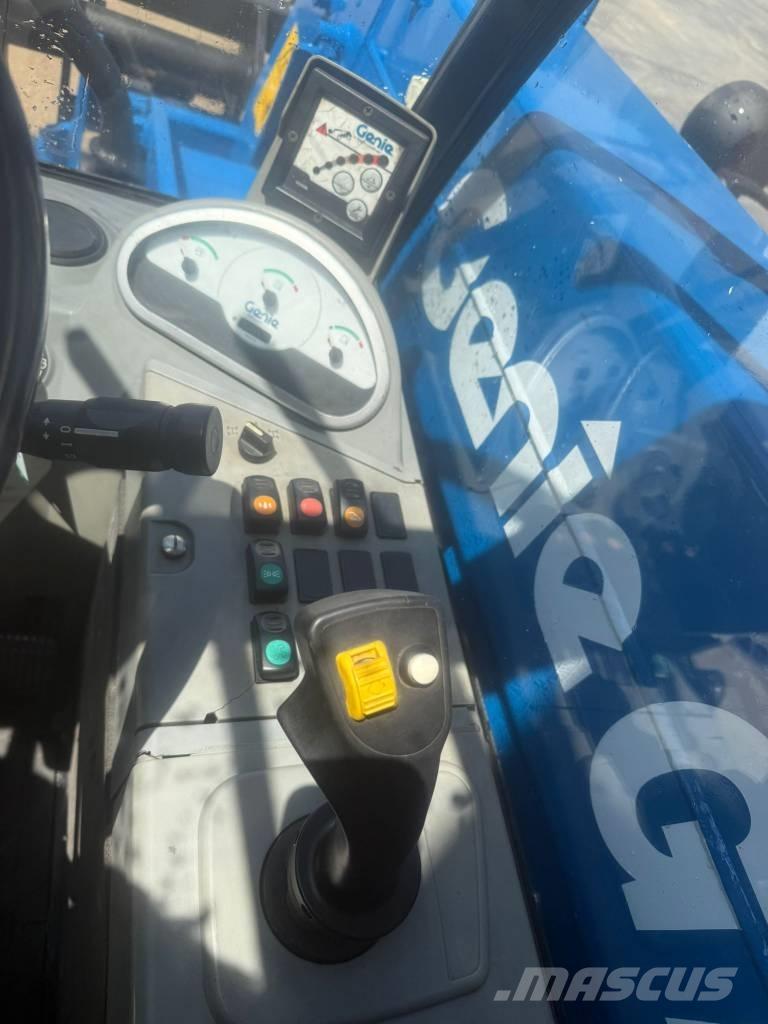 Genie GTH 2506 伸縮臂操作車