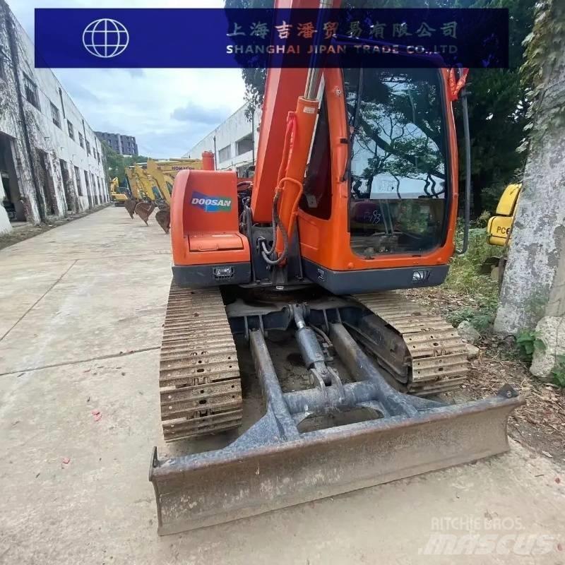 Doosan DX 75-9 C 小型挖土機/掘鑿機<7t(小型挖掘機)