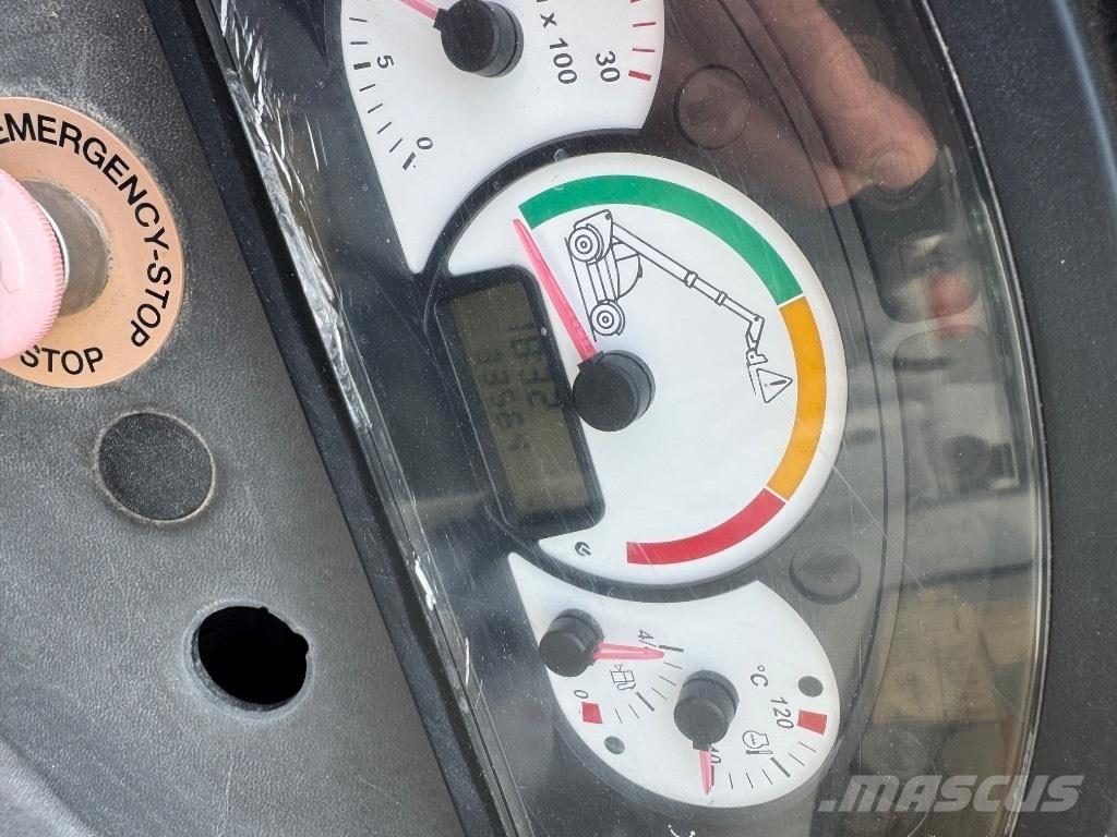 Dieci Apollo 25.6 伸縮臂操作車
