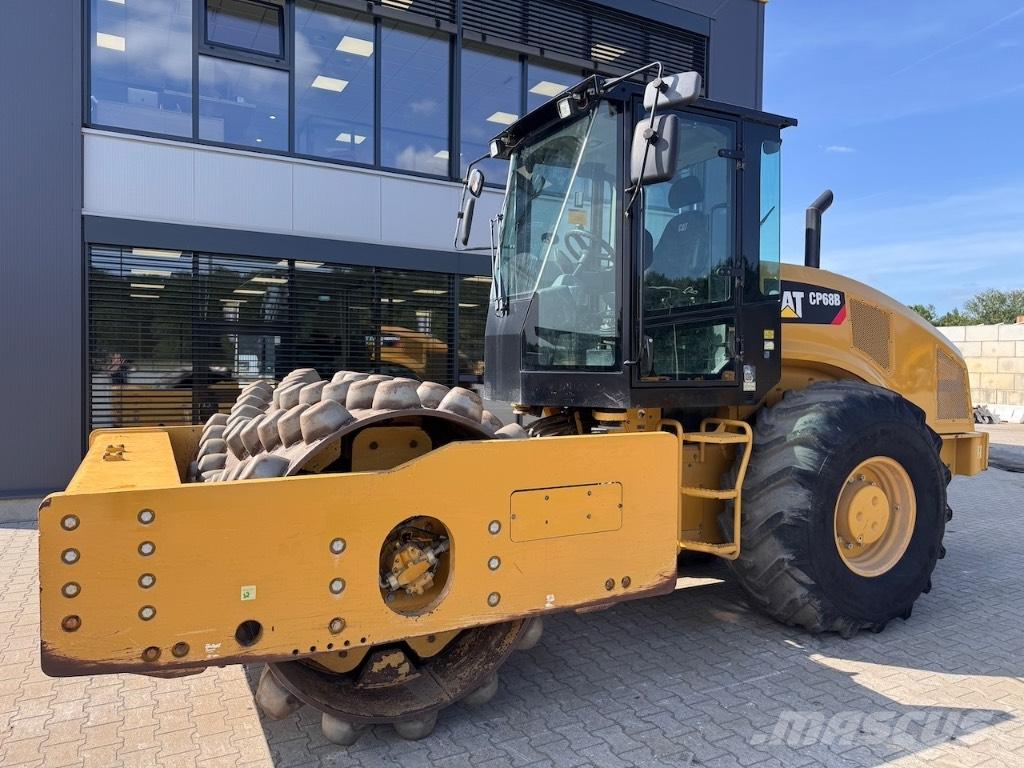 CAT CP 68 B 土壤壓實機