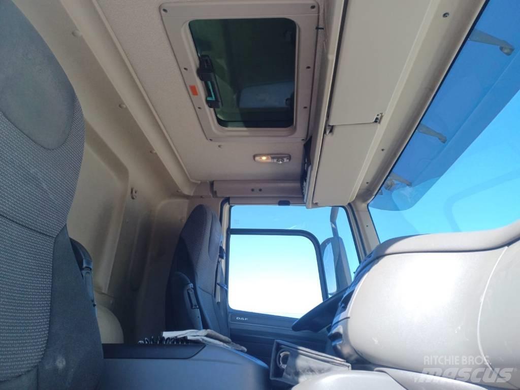 DAF CF 400 篷布卡車