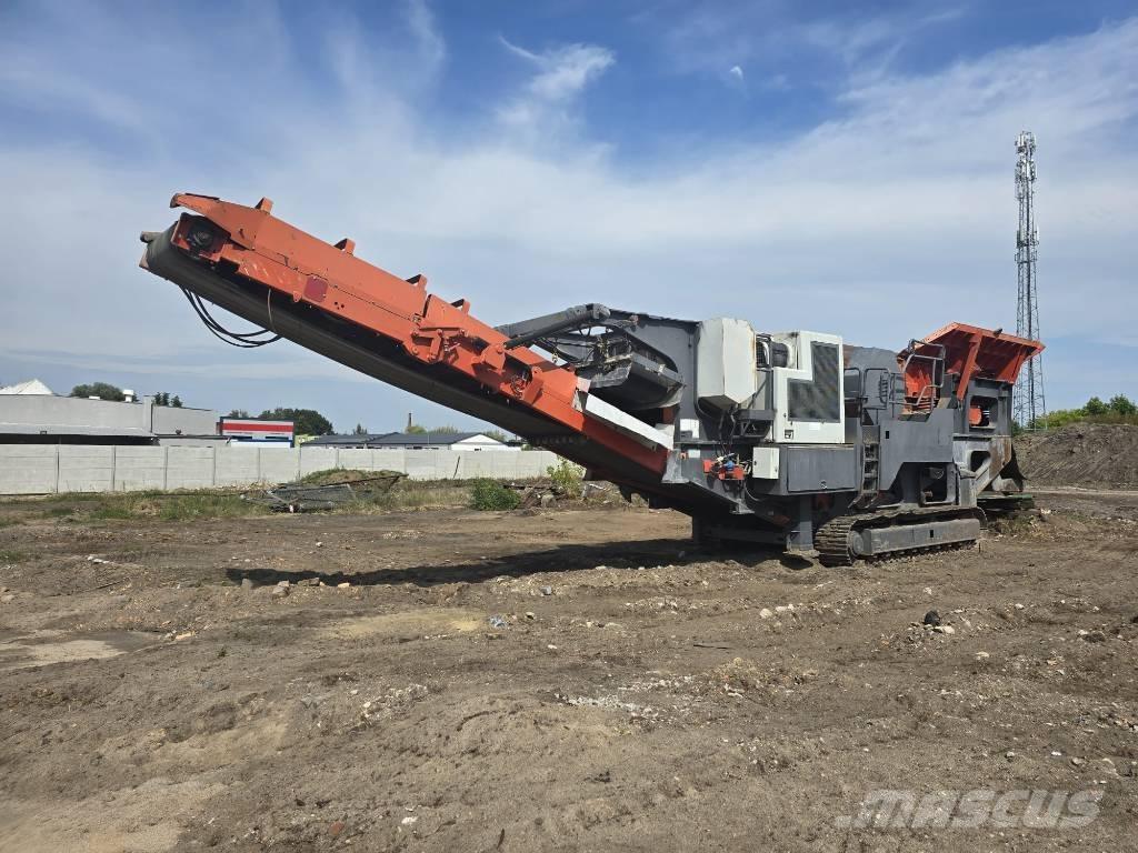 Sandvik QJ 341 移動式壓碎機