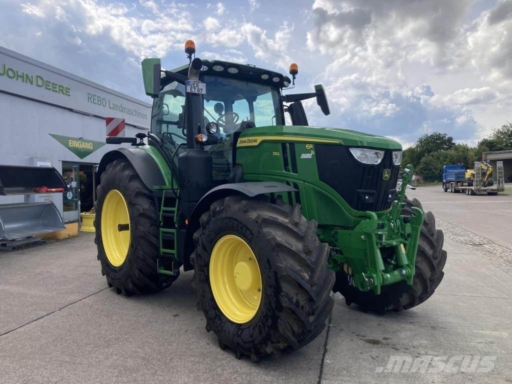 John Deere 6R 250 曳引機
