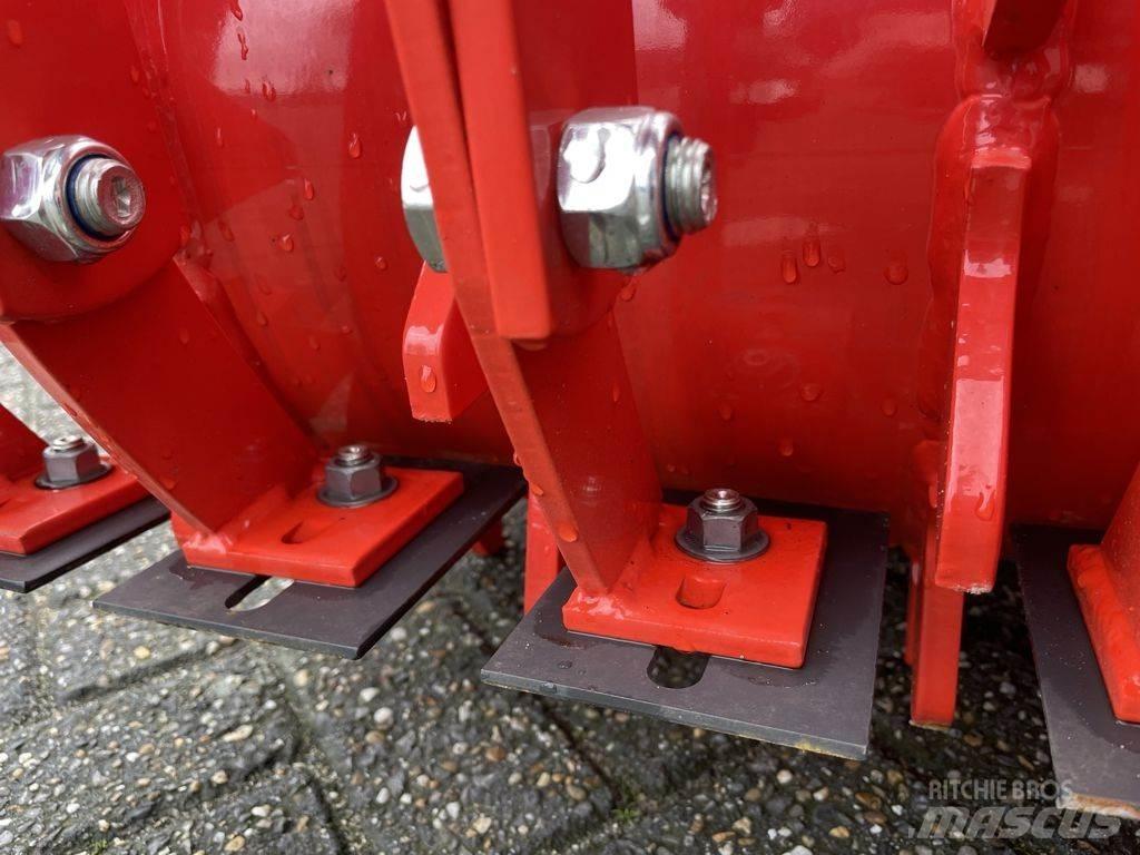 Kuhn HRB303D 行栽作物中耕機