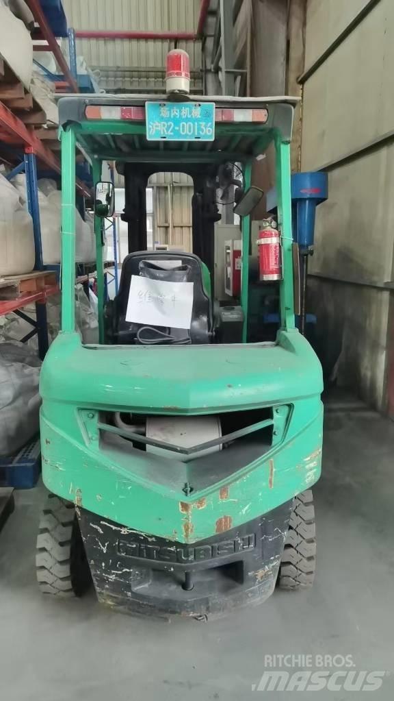 Mitsubishi FD 25 柴油卡車