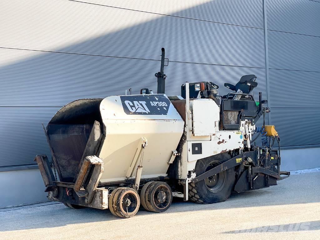 CAT AP300 瀝青攤舖機/鋪路機