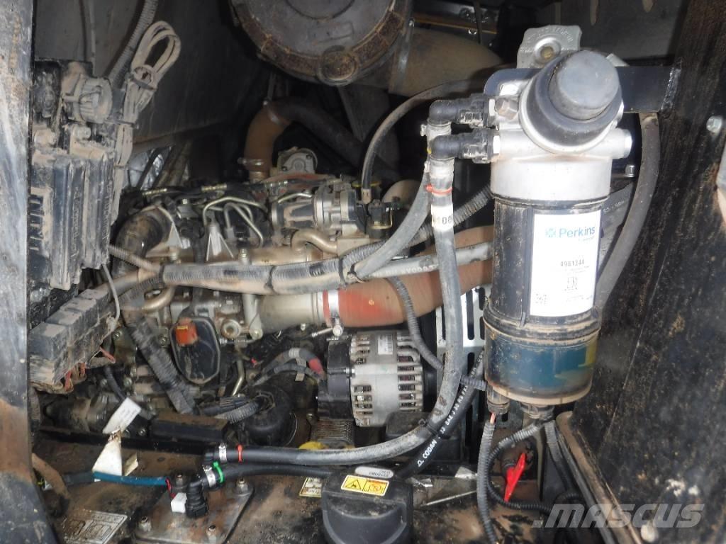 Mecalac 6 MDX 側卸礦車