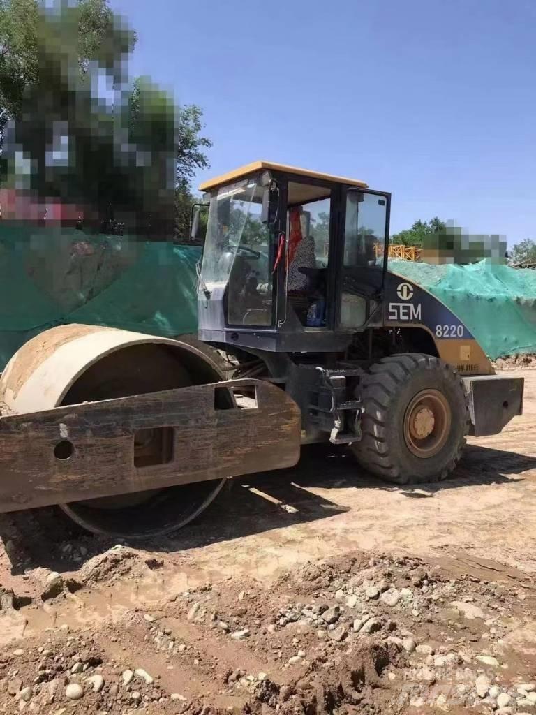  SEM/CAT 522 roller 單輪滾壓機