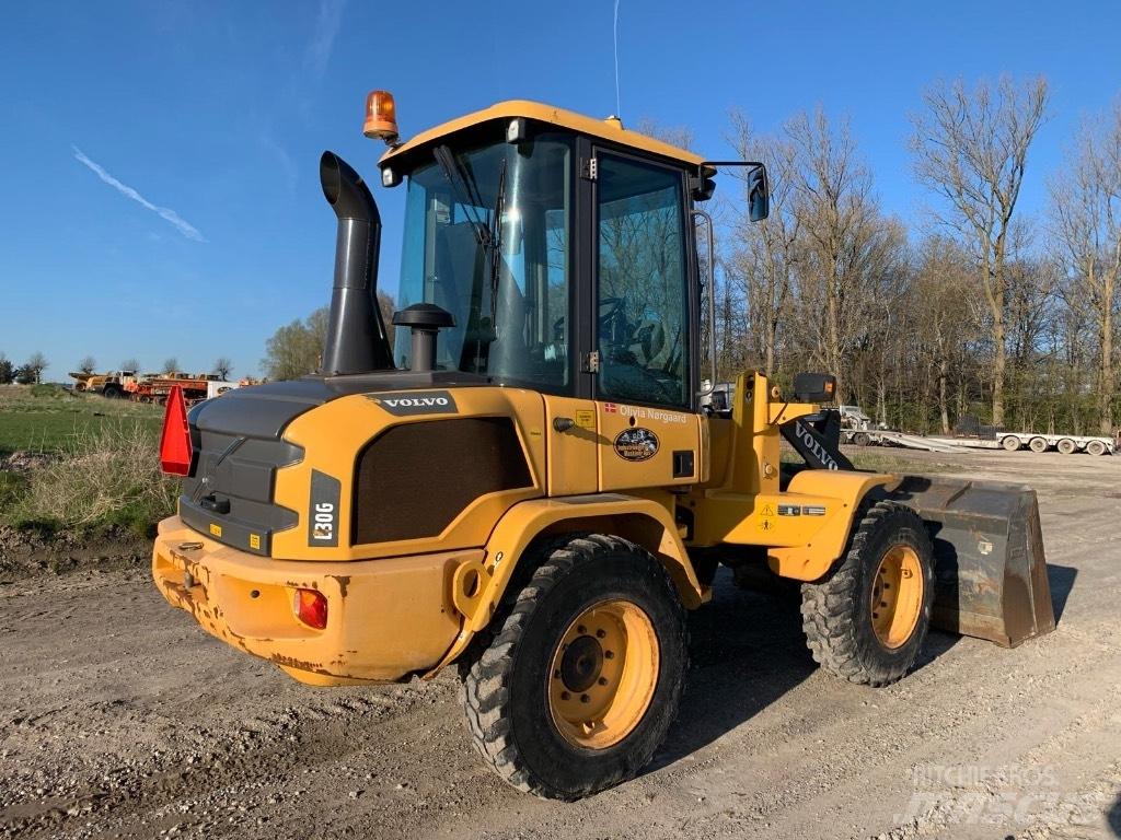 Volvo L 30 G 輪胎式裝載機