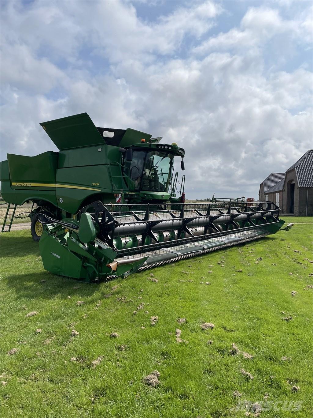 John Deere S 680 聯合收穫機