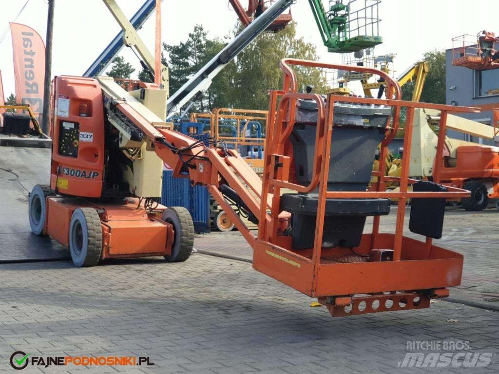 JLG E 300 AJP 曲臂高空作業車