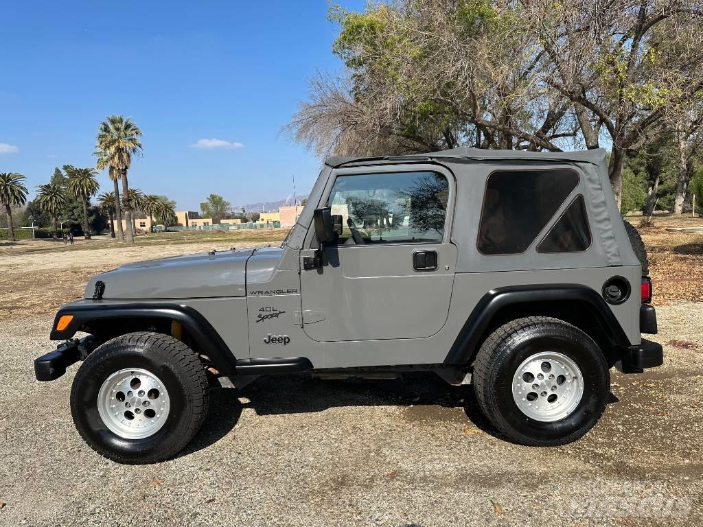 Jeep Wrangler Sport 汽車
