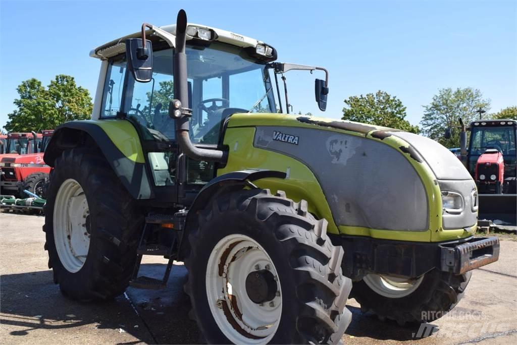Valtra T120 曳引機
