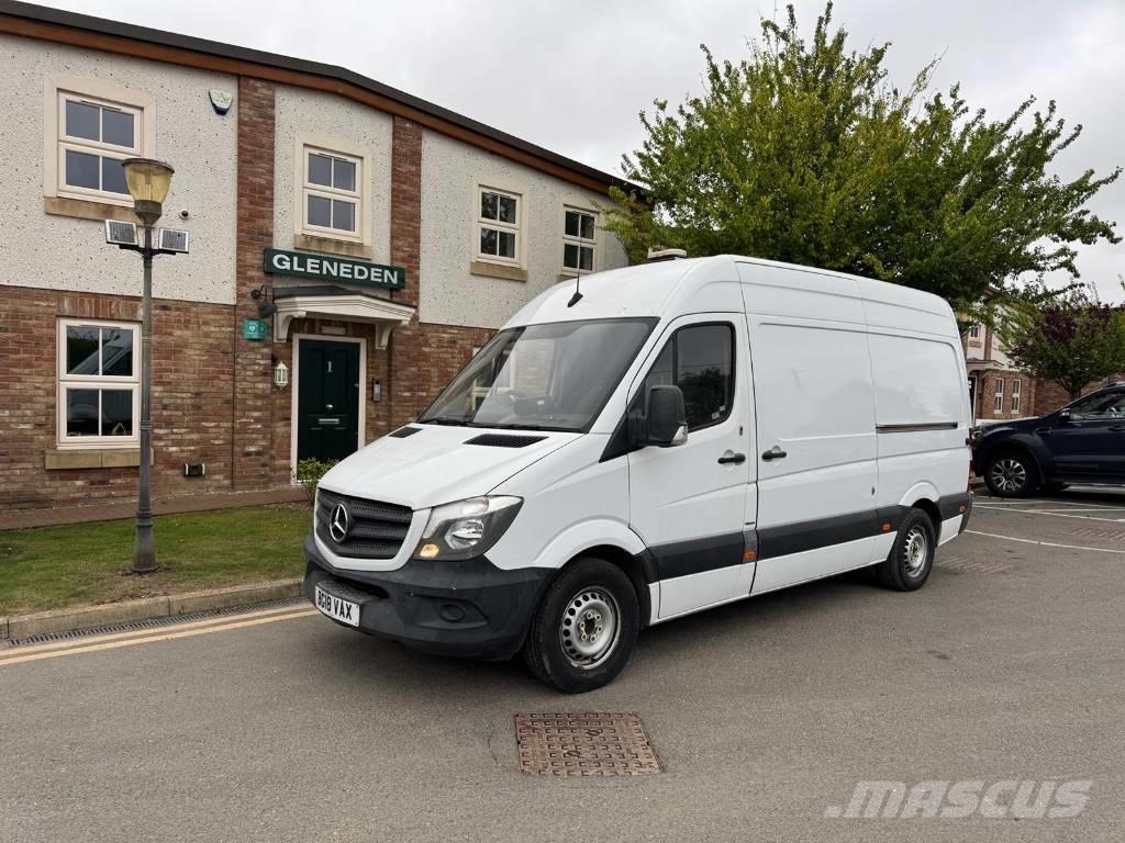 Mercedes-Benz 314Cdi 廂式貨物運輸車